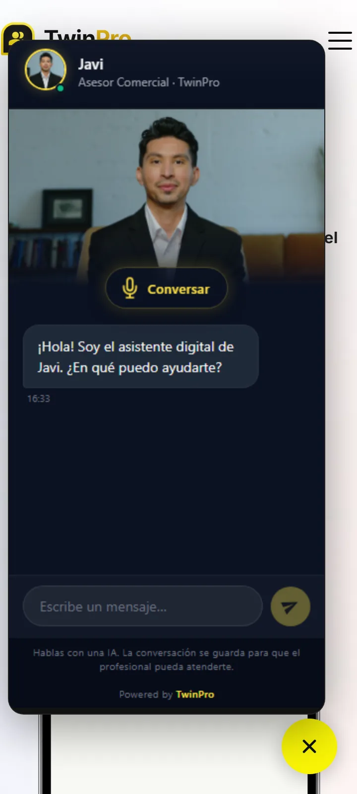 El widget del gemelo se abre sobre la web con vídeo, voz y bienvenida